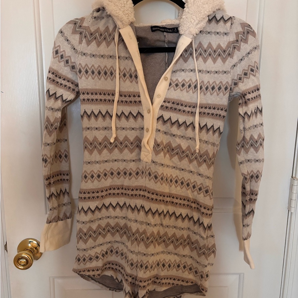Abercrombie & Fitch Cream and Gray Knit Romper